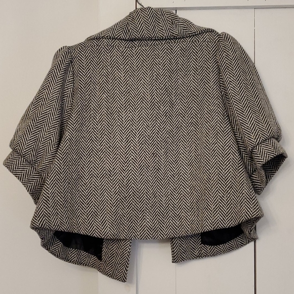 Cropped Coat - Picture 3 of 3